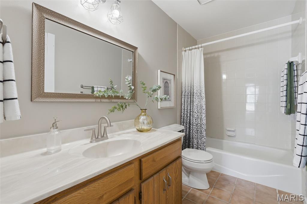 17141 Chaise Ridge Road Chesterfield, MO 63005 - Photo 18 of 32 Gallery Image 18