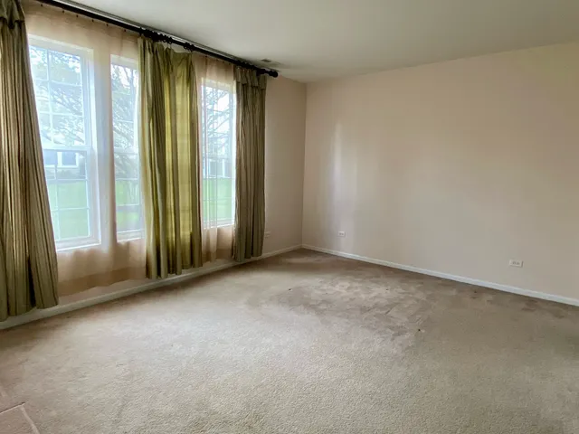 $2,200 | 1587 Millbrook Drive, Unit 1587, Algonquin, IL 60102