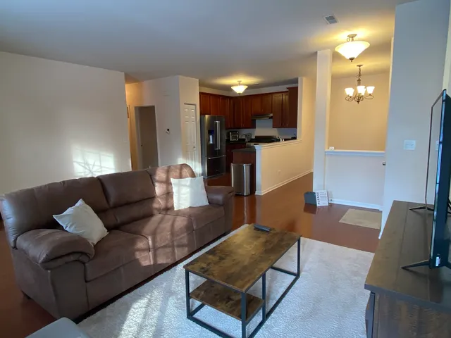 $2,200 | 1587 Millbrook Drive, Unit 1587, Algonquin, IL 60102