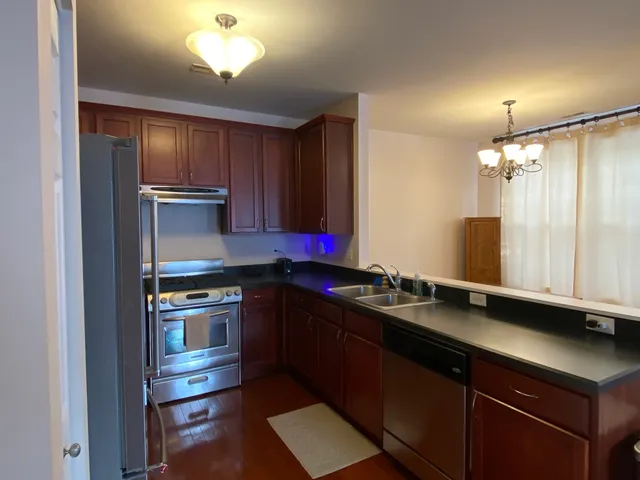 $2,200 | 1587 Millbrook Drive, Unit 1587, Algonquin, IL 60102