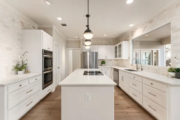 $1,150,000 | 2016 Lakeway Boulevard, Lakeway, TX 78734