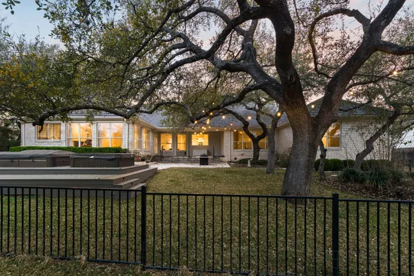 $1,100,000 | 2016 Lakeway Boulevard, Lakeway, TX 78734
