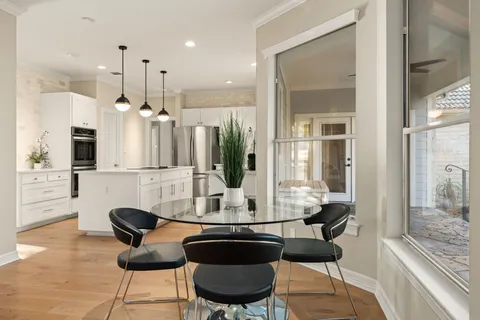 $1,150,000 | 2016 Lakeway Boulevard, Lakeway, TX 78734