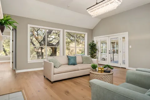 $1,150,000 | 2016 Lakeway Boulevard, Lakeway, TX 78734