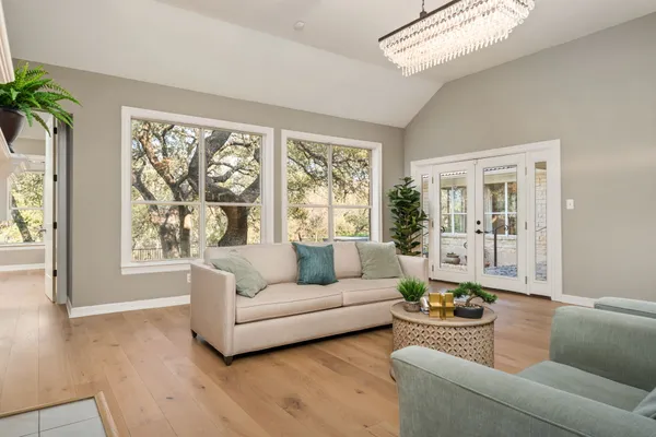 $1,100,000 | 2016 Lakeway Boulevard, Lakeway, TX 78734