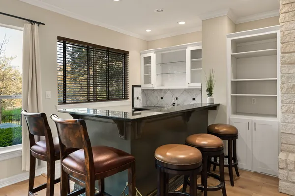 $1,100,000 | 2016 Lakeway Boulevard, Lakeway, TX 78734