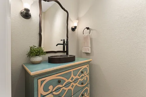 $1,150,000 | 2016 Lakeway Boulevard, Lakeway, TX 78734