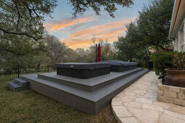 $1,100,000 | 2016 Lakeway Boulevard, Lakeway, TX 78734