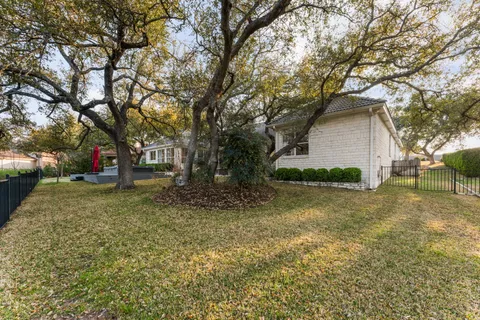 $1,150,000 | 2016 Lakeway Boulevard, Lakeway, TX 78734