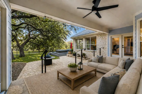 $1,100,000 | 2016 Lakeway Boulevard, Lakeway, TX 78734