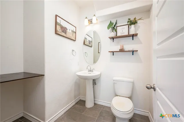 $355,000 | 1130 Twin Deer Lane, Canyon Lake, TX 78133