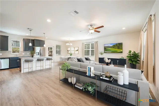 $355,000 | 1130 Twin Deer Lane, Canyon Lake, TX 78133