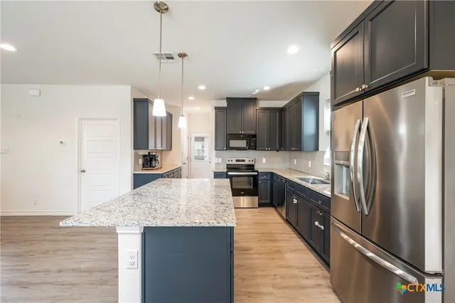 $355,000 | 1130 Twin Deer Lane, Canyon Lake, TX 78133