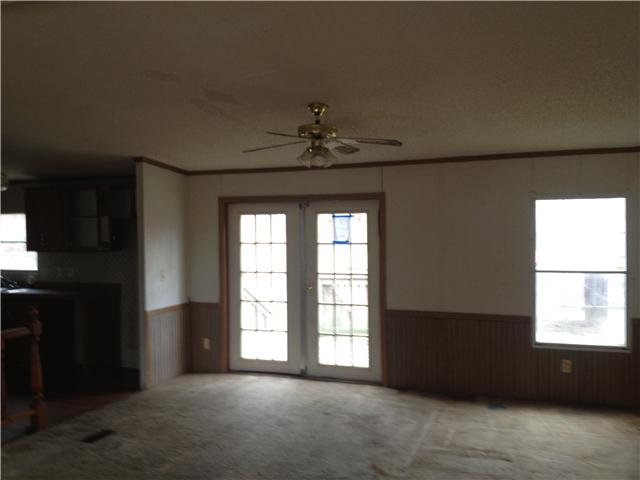 7491 Oak Springs Road Nunnelly, TN 37137 - Photo 8 of 9 Living Room