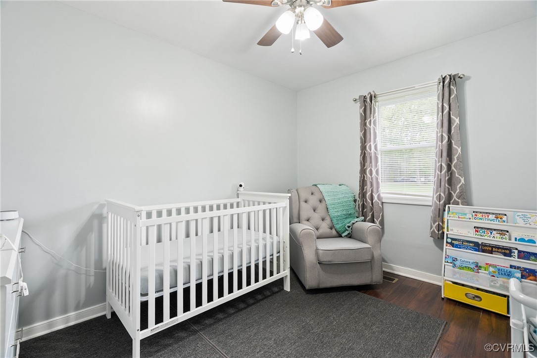 4660 Marks Lane Goochland, VA 23063 - Photo 17 of 39 a bedroom with furniture and a window