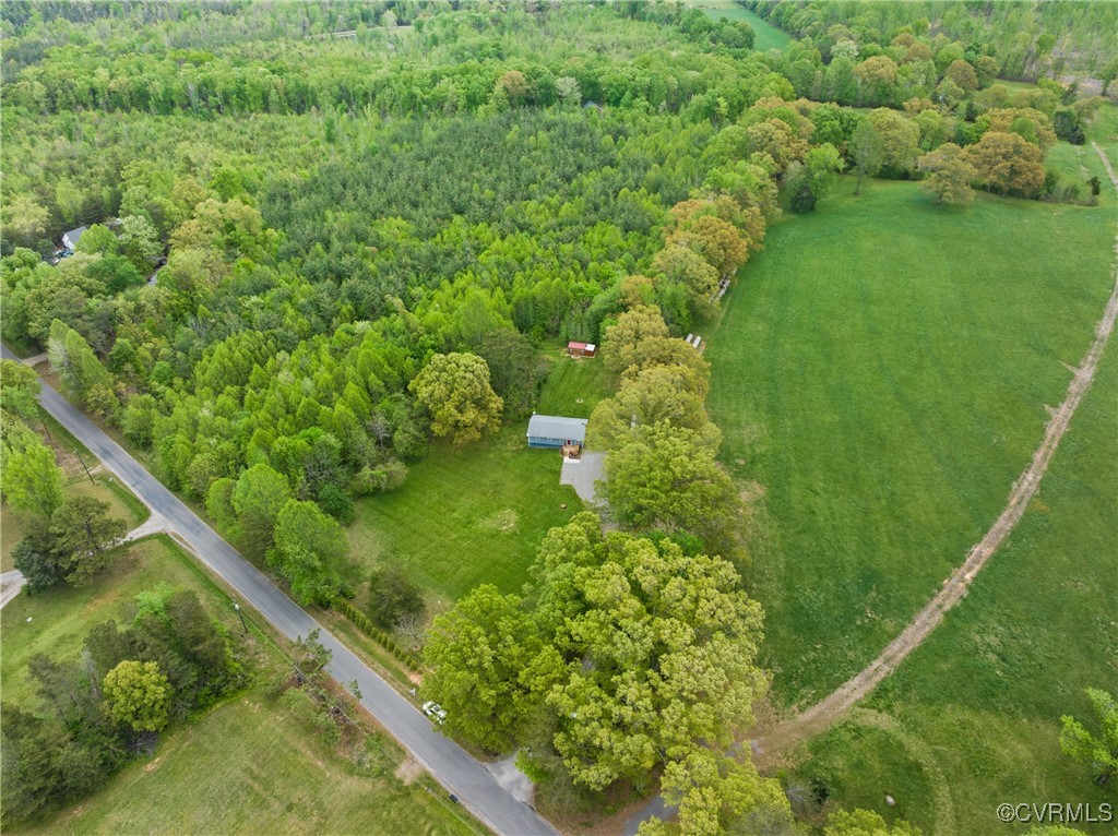 4660 Marks Lane Goochland, VA 23063 - Photo 35 of 39 a view of a garden with a plants