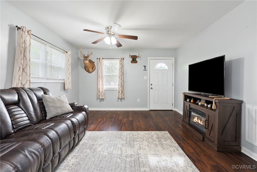 4660 Marks Lane Goochland, VA 23063 - Photo 10 of 39 a living room with furniture and a flat screen tv