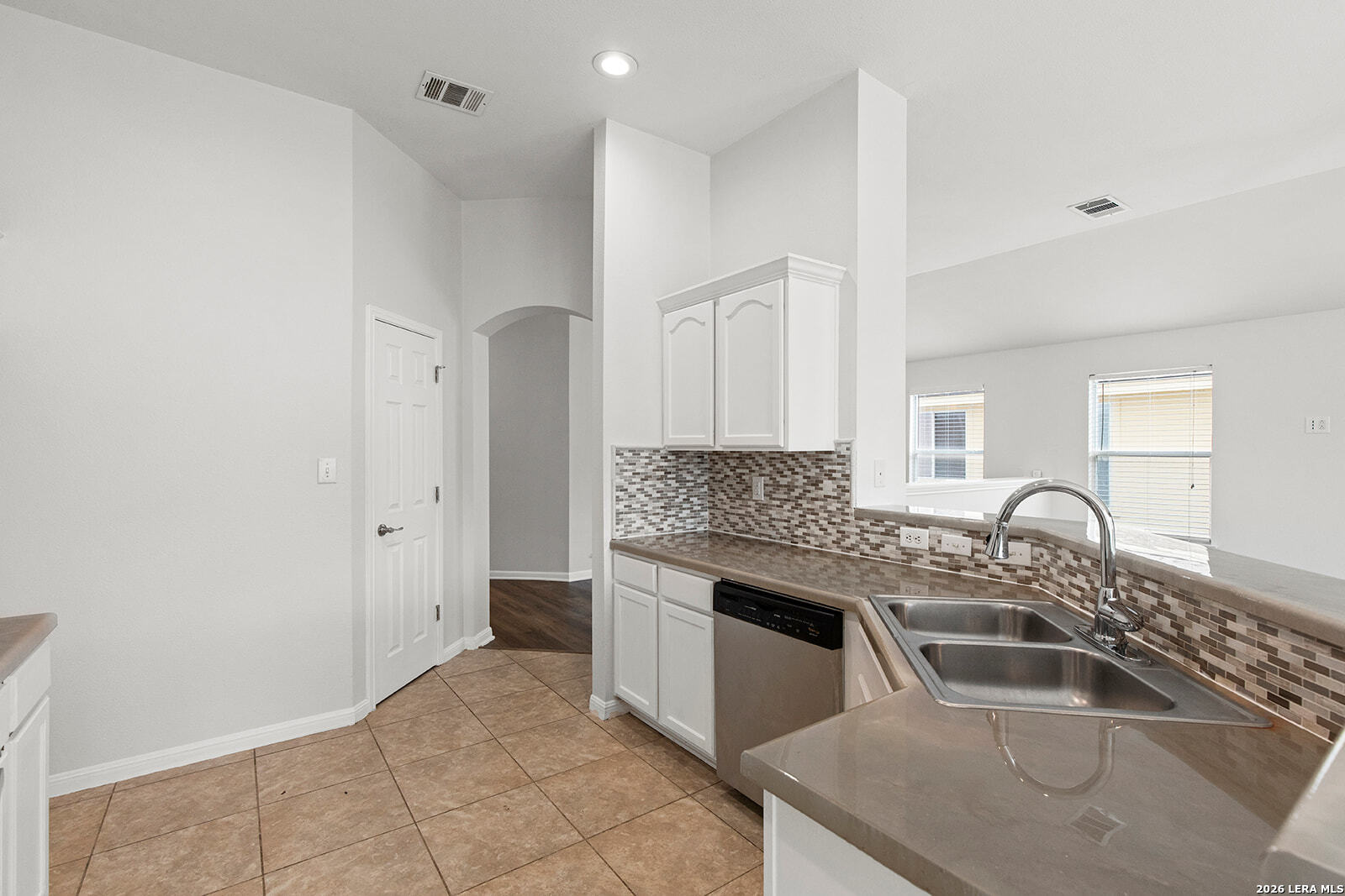 8514 Snakeweed Drive Converse, TX 78109 - Photo 8 of 37