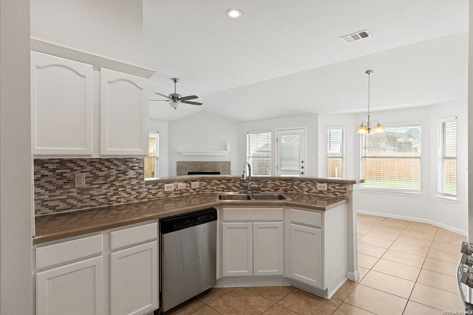 8514 Snakeweed Drive Converse, TX 78109 - Photo 9 of 37