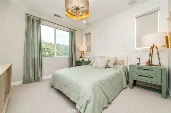 $4,900 | 824 South Harbor Boulevard, Santa Ana, CA 92704
