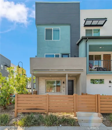 $4,900 | 824 South Harbor Boulevard, Santa Ana, CA 92704