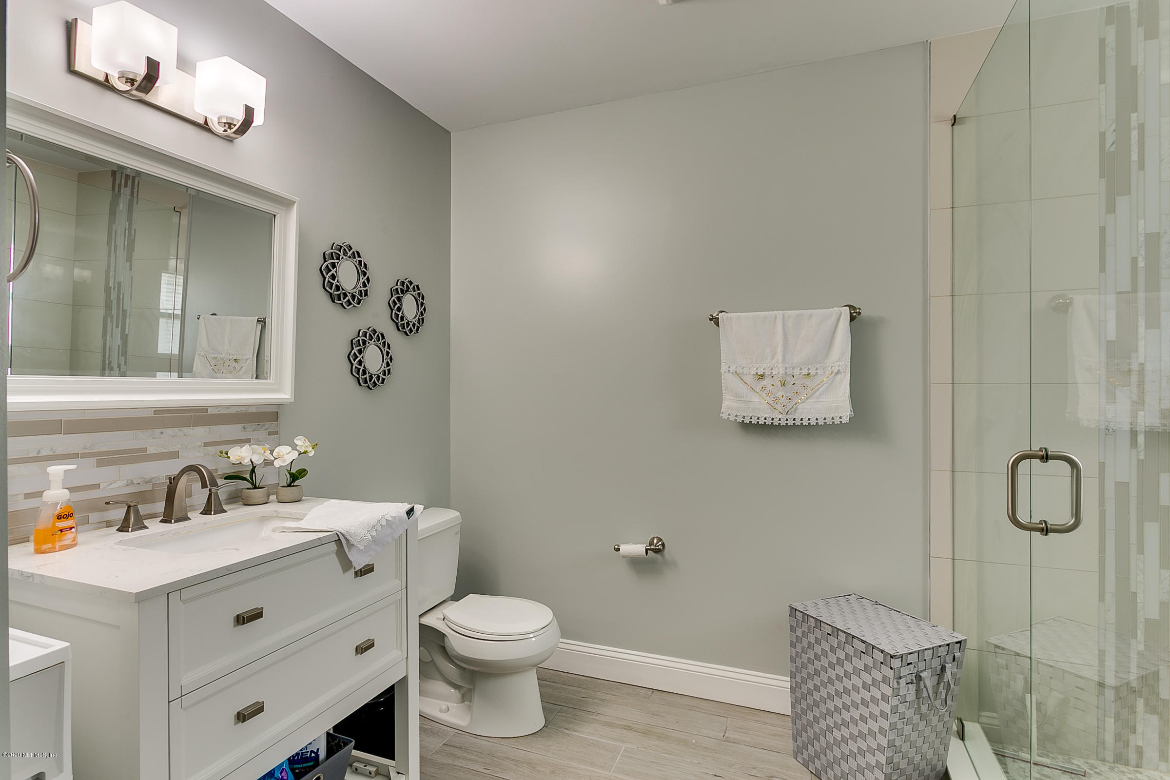 9134 Runnymeade Road Jacksonville, FL 32257 - Photo 14 of 26 15-Owners Bathroom View 1