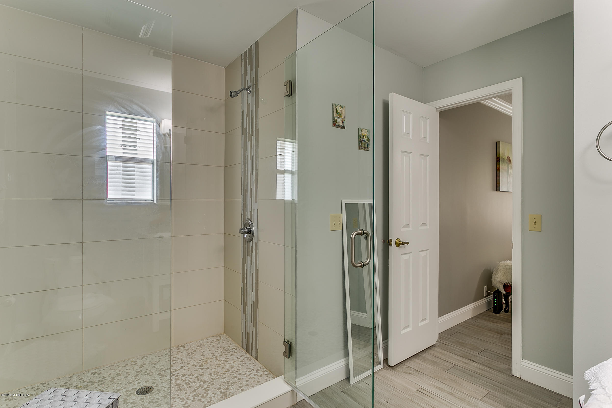 9134 Runnymeade Road Jacksonville, FL 32257 - Photo 15 of 26 16-Owners Bathroom View 2