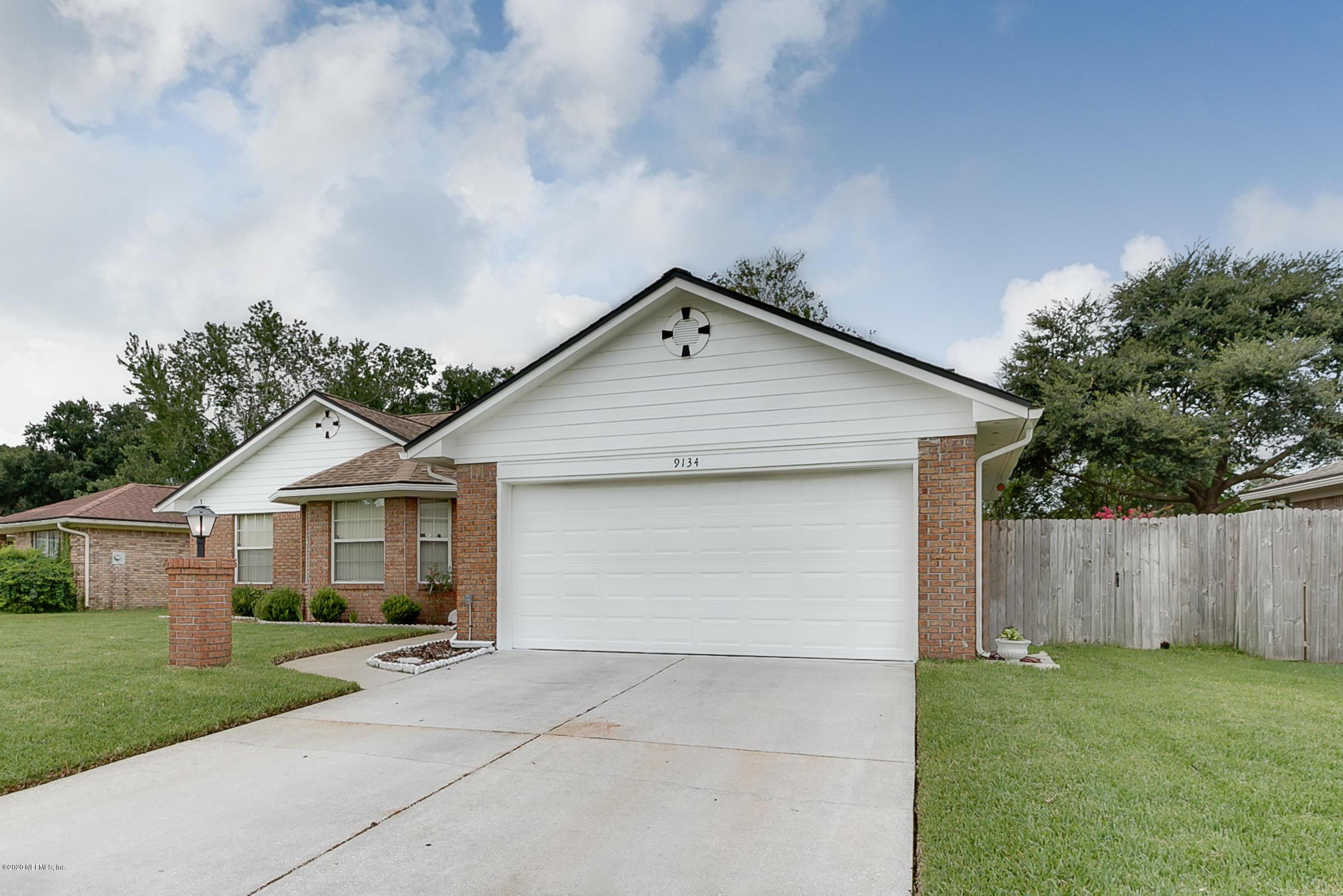 9134 Runnymeade Road Jacksonville, FL 32257 - Photo 23 of 26 25-Garage Entrance