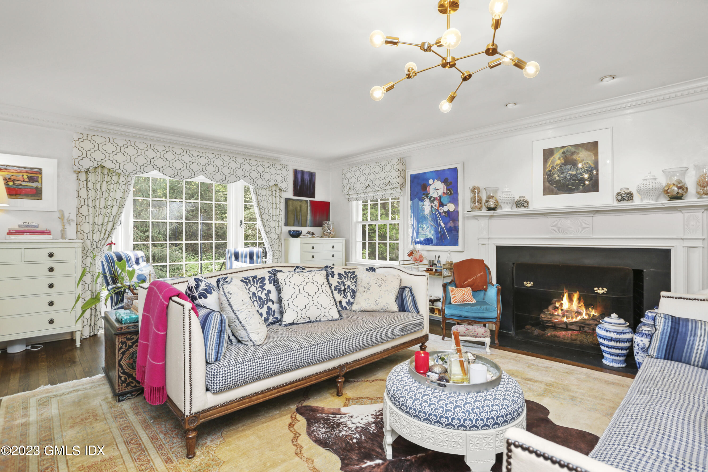 124 Pecksland Road Greenwich, CT 06831 - Photo 8 of 31 Living Room