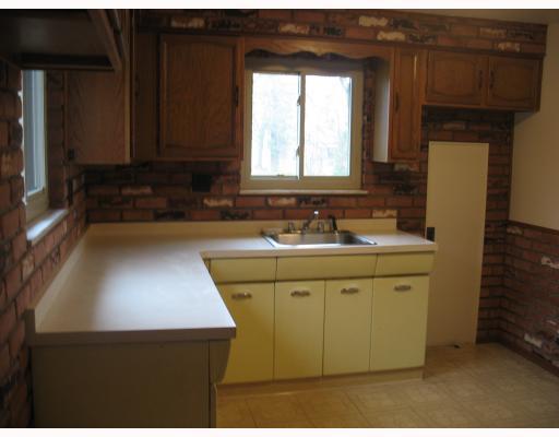 1004 Wetzel Road Pittsburgh, PA 15209 - Photo 5 of 13 Kitchen.