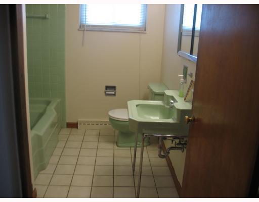 1004 Wetzel Road Pittsburgh, PA 15209 - Photo 10 of 13 Other. Bathroom