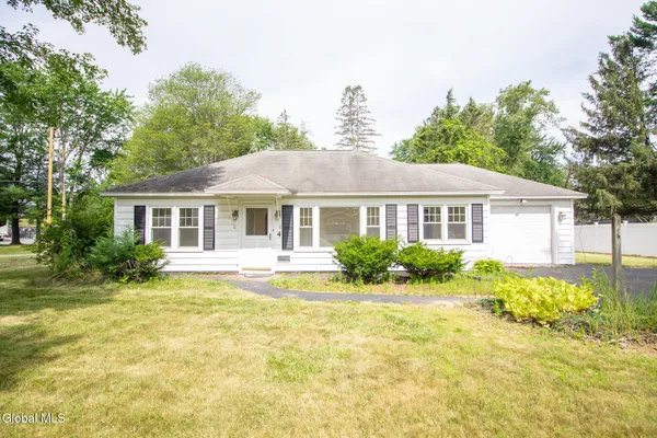 $2,700 | 4 Weiser Street, Bethlehem, NY 12077