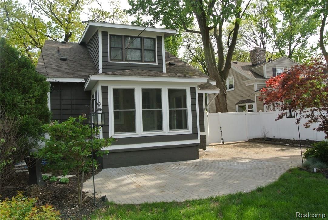39 Sylvan Avenue Pleasant Ridge, MI 48069 - Photo 7 of 53 DSC_8397.JPG