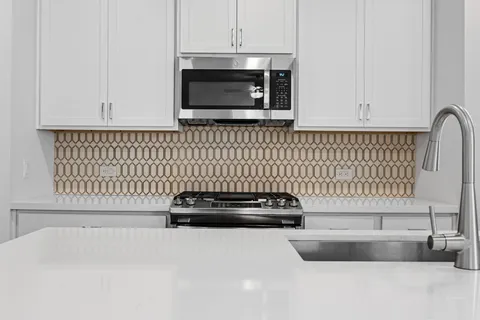 $425,000 | 15604 Ellinger Drive, Austin, TX 78728