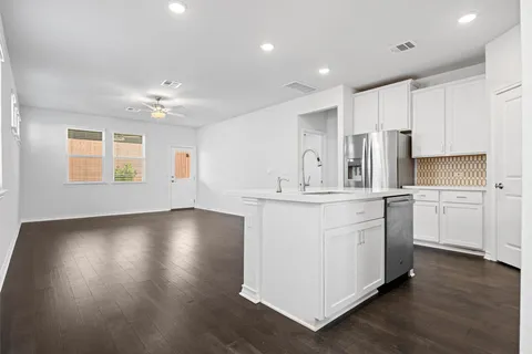 $425,000 | 15604 Ellinger Drive, Austin, TX 78728