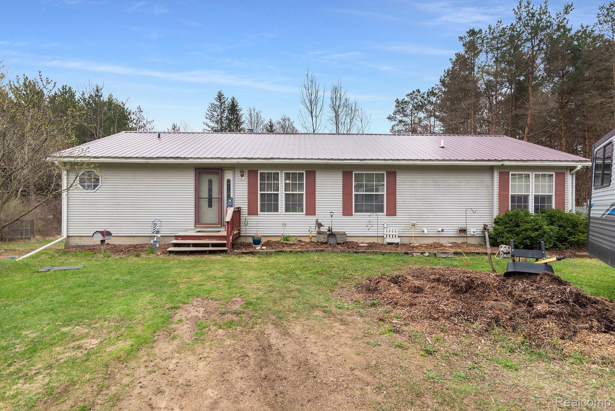 2585 West Swaffer Road Millington, MI 48746 - Photo 1 of 24 DSC_0935.jpg