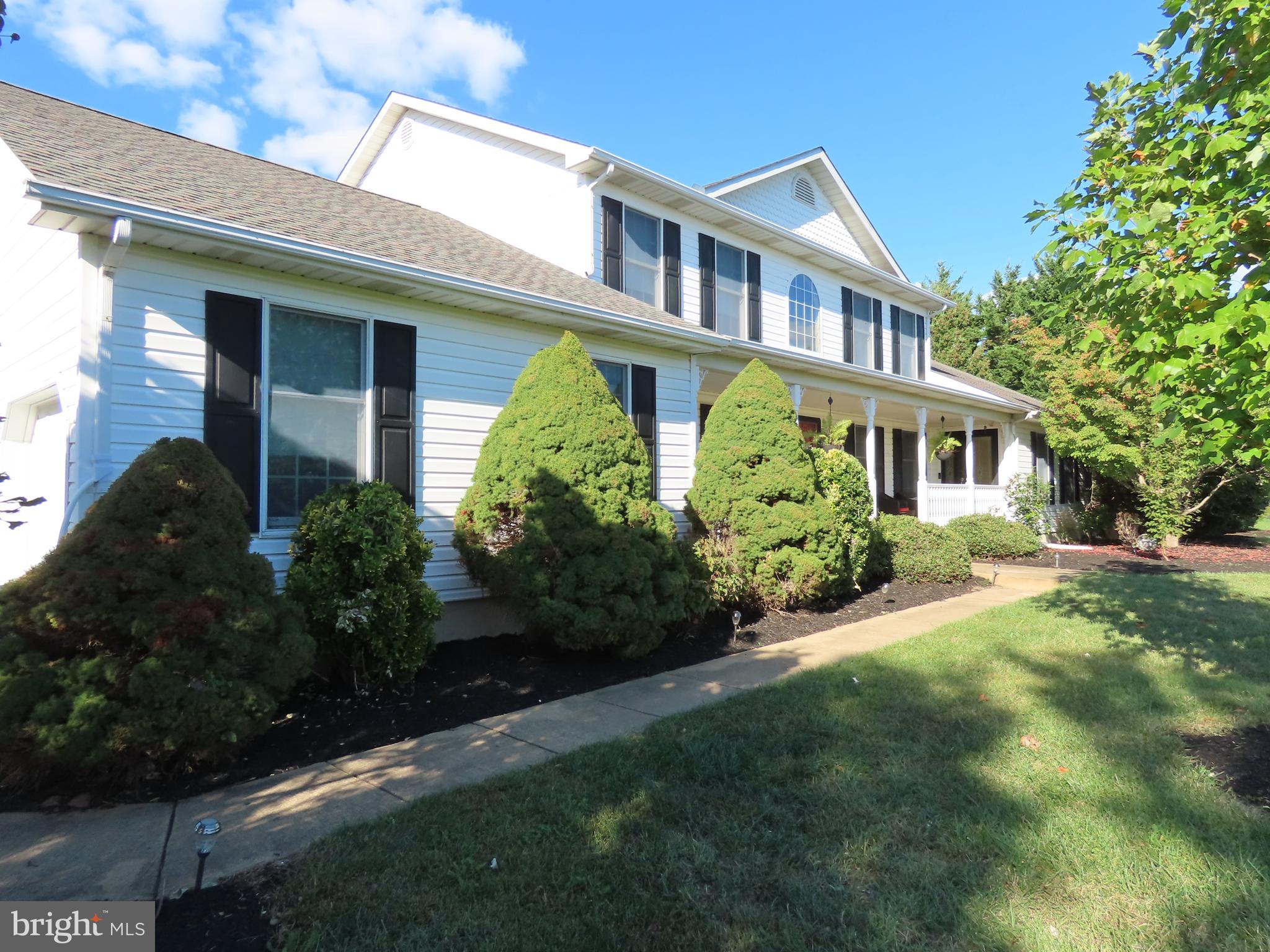 119 Leanne Drive Middletown, DE 19709 - Photo 2 of 27 left front profile from driveway