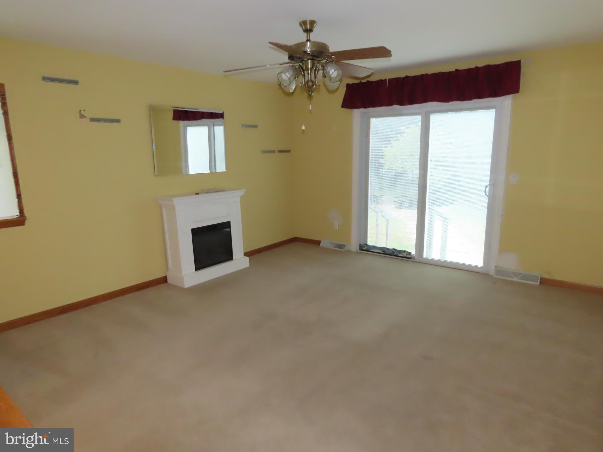 119 Leanne Drive Middletown, DE 19709 - Photo 23 of 27 In-law suite living room