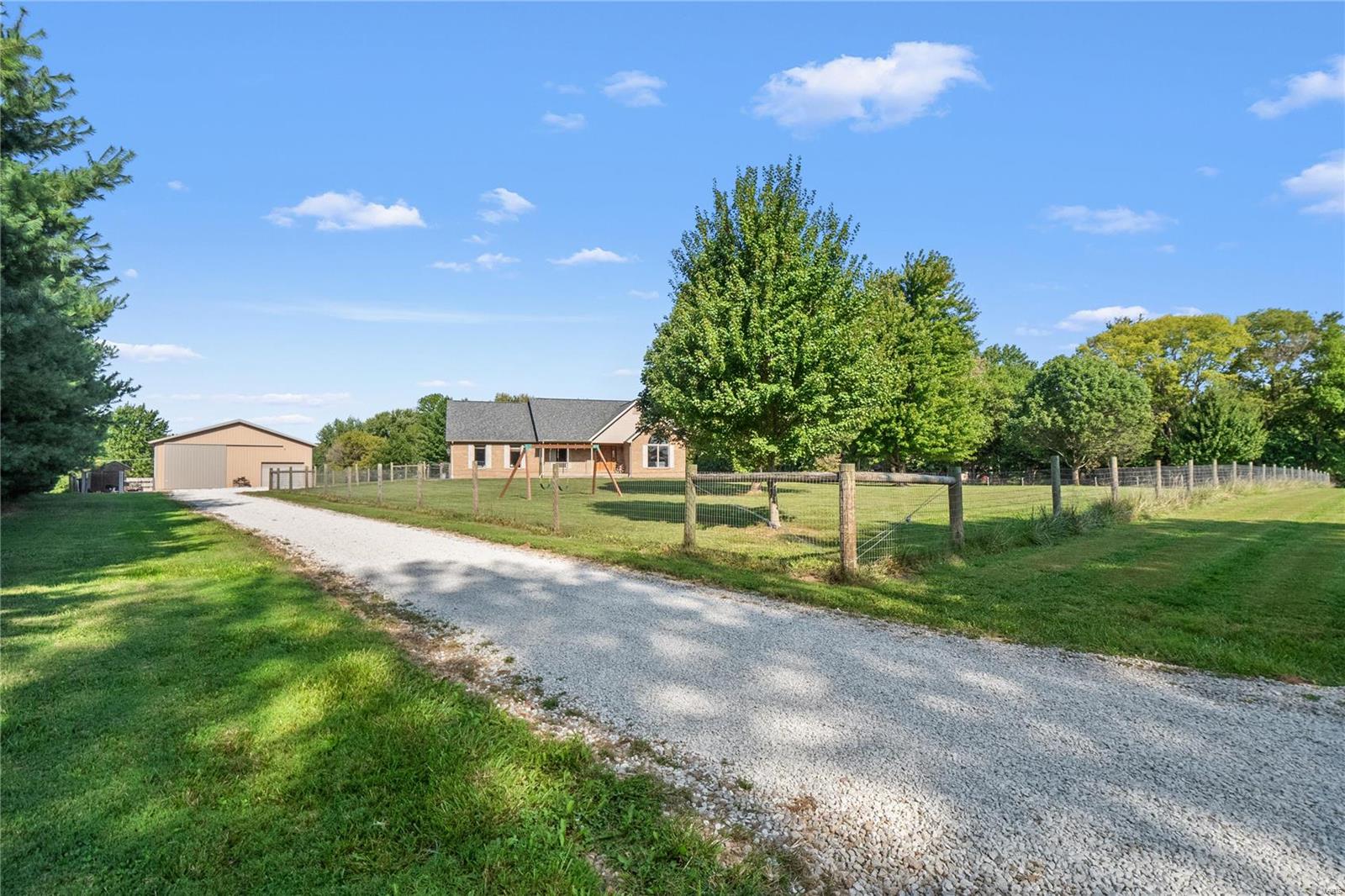 13745 Kayser Road Highland, IL 62249 - Photo 1 of 50