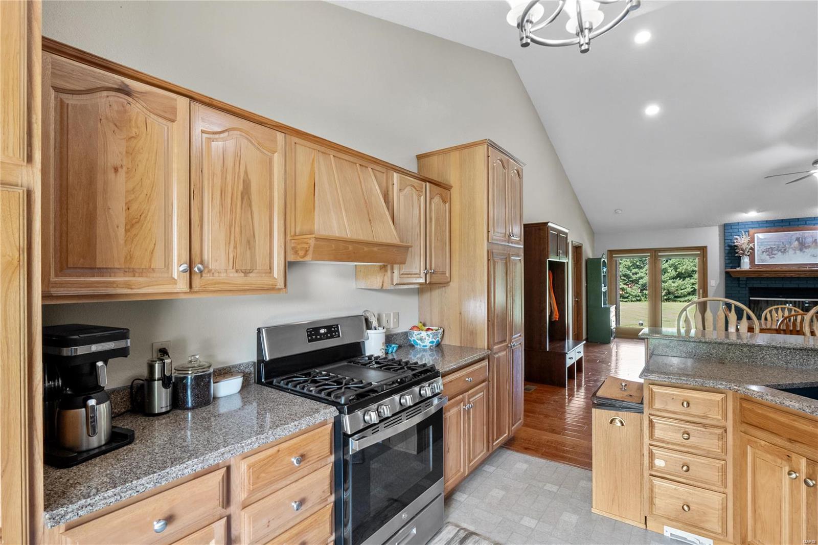 13745 Kayser Road Highland, IL 62249 - Photo 17 of 50