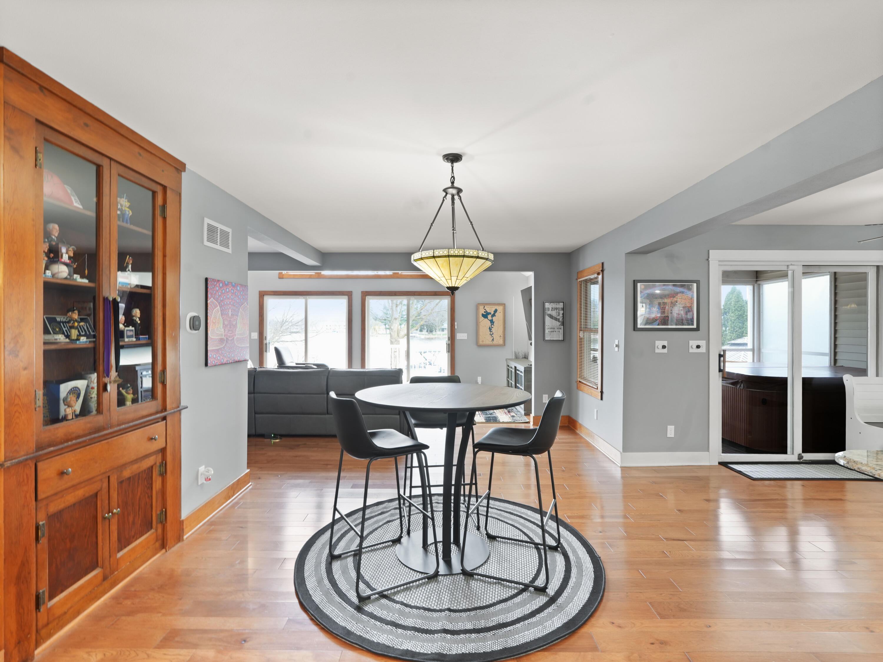 191 Riverside Drive Waterford, WI 53185 - Photo 20 of 91 19_Dining_Area