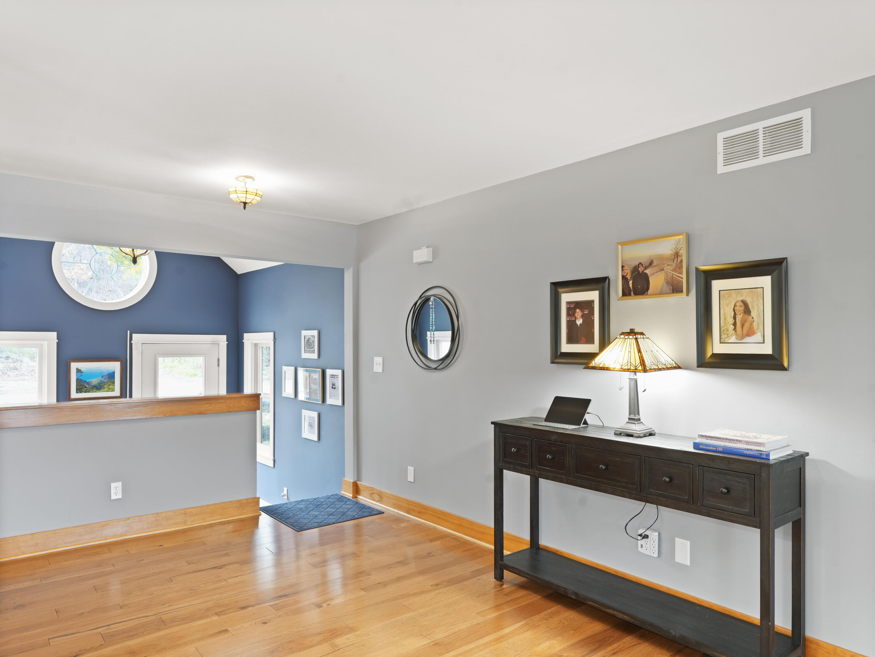 191 Riverside Drive Waterford, WI 53185 - Photo 21 of 91 20_Main_Level_Hallway