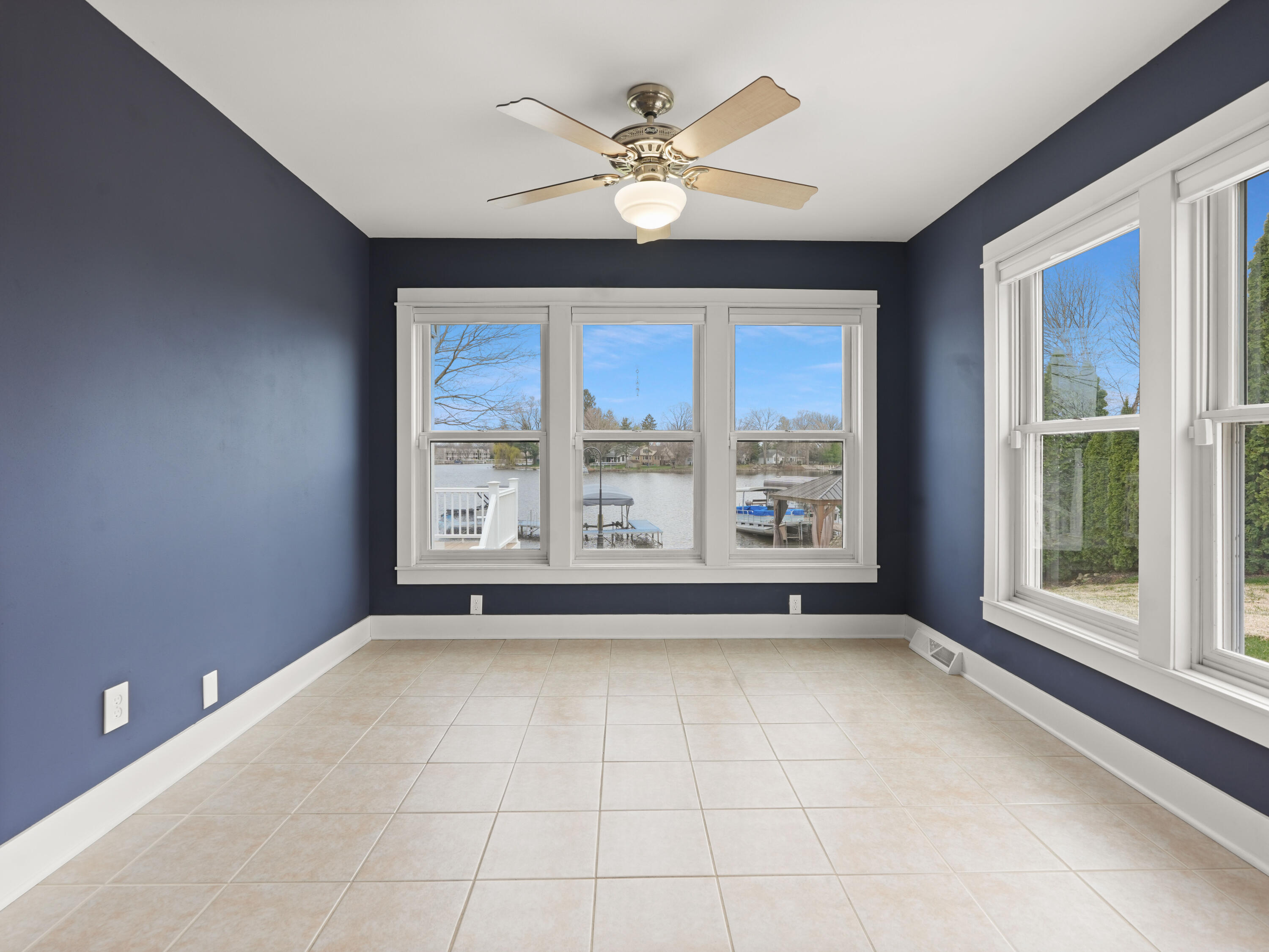 191 Riverside Drive Waterford, WI 53185 - Photo 27 of 91 28_Sunroom_Lake_View_2