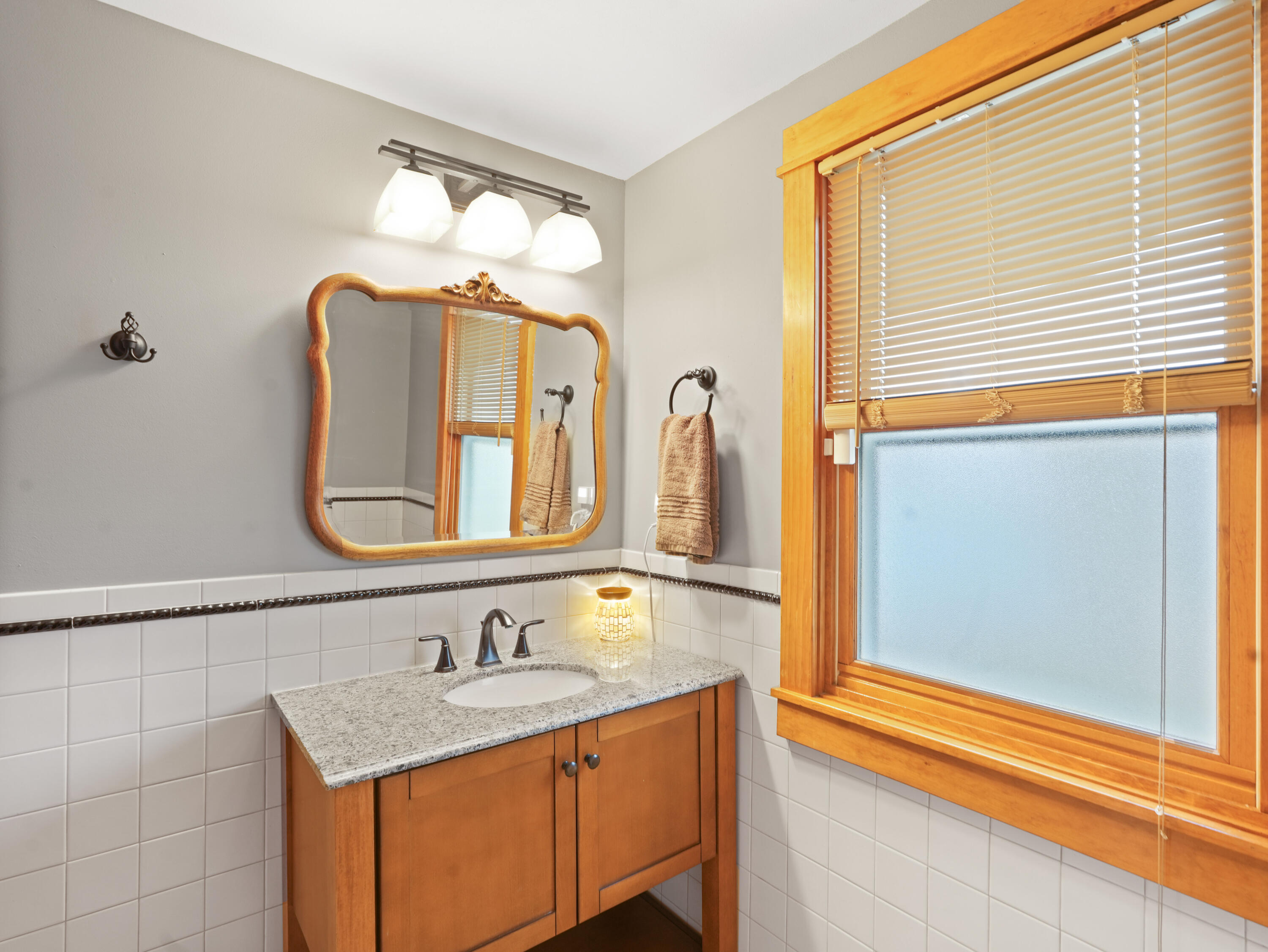 191 Riverside Drive Waterford, WI 53185 - Photo 33 of 91 32_Main_Level_Bathroom_Vanity