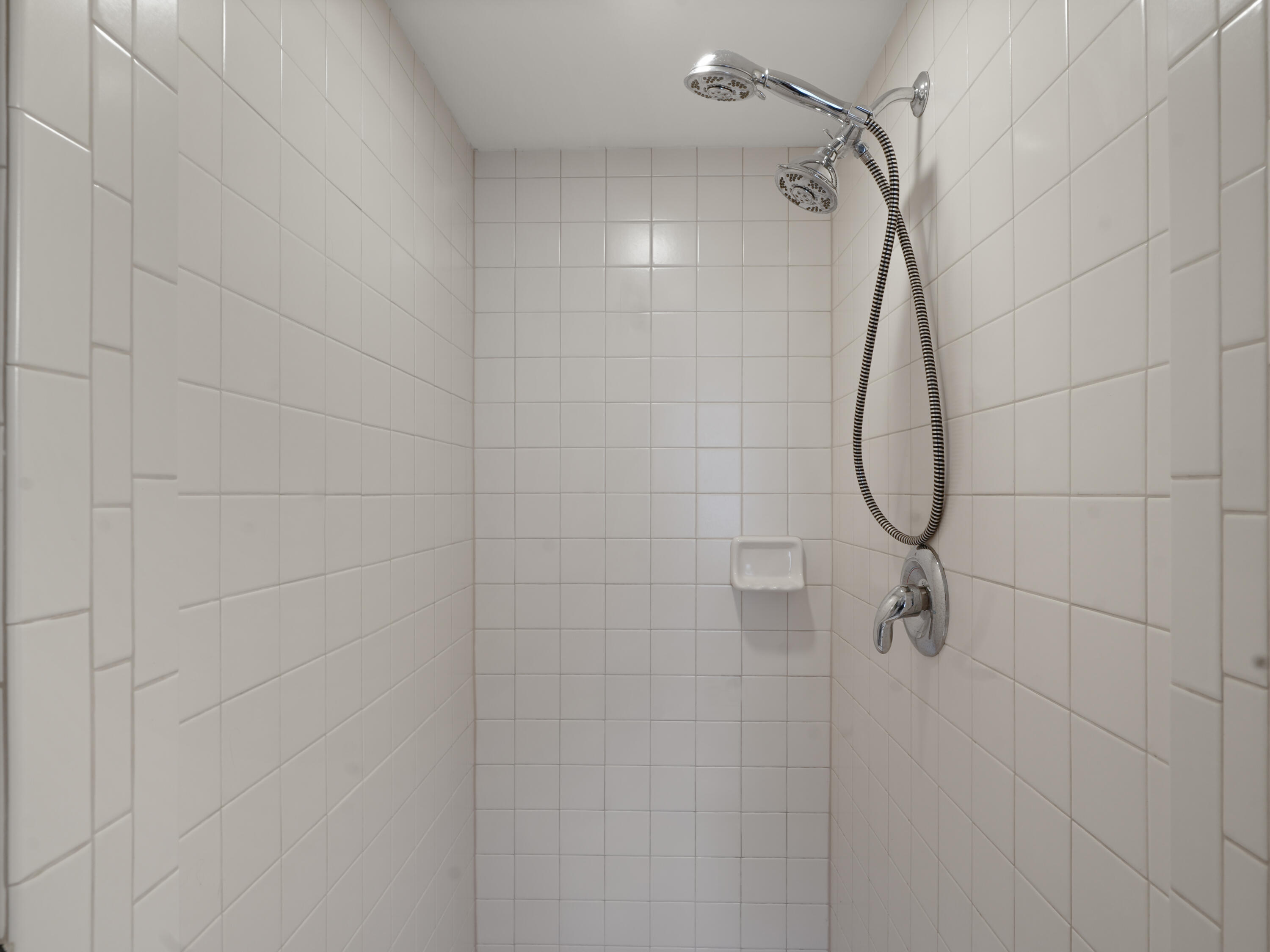 191 Riverside Drive Waterford, WI 53185 - Photo 35 of 91 34_Main_Level_Bathroom_Shower_Detail