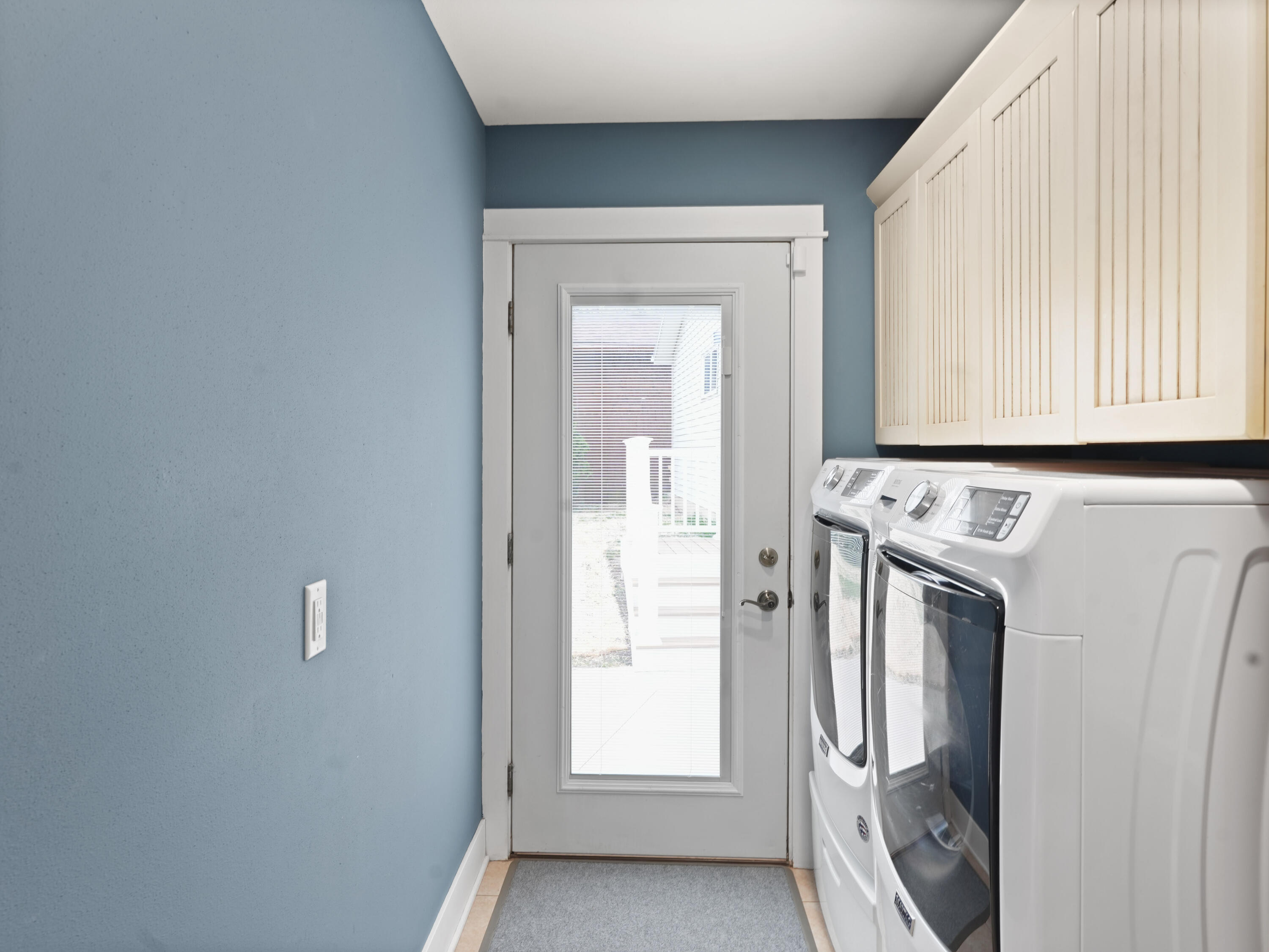 191 Riverside Drive Waterford, WI 53185 - Photo 37 of 91 36_Laundry_Room_2