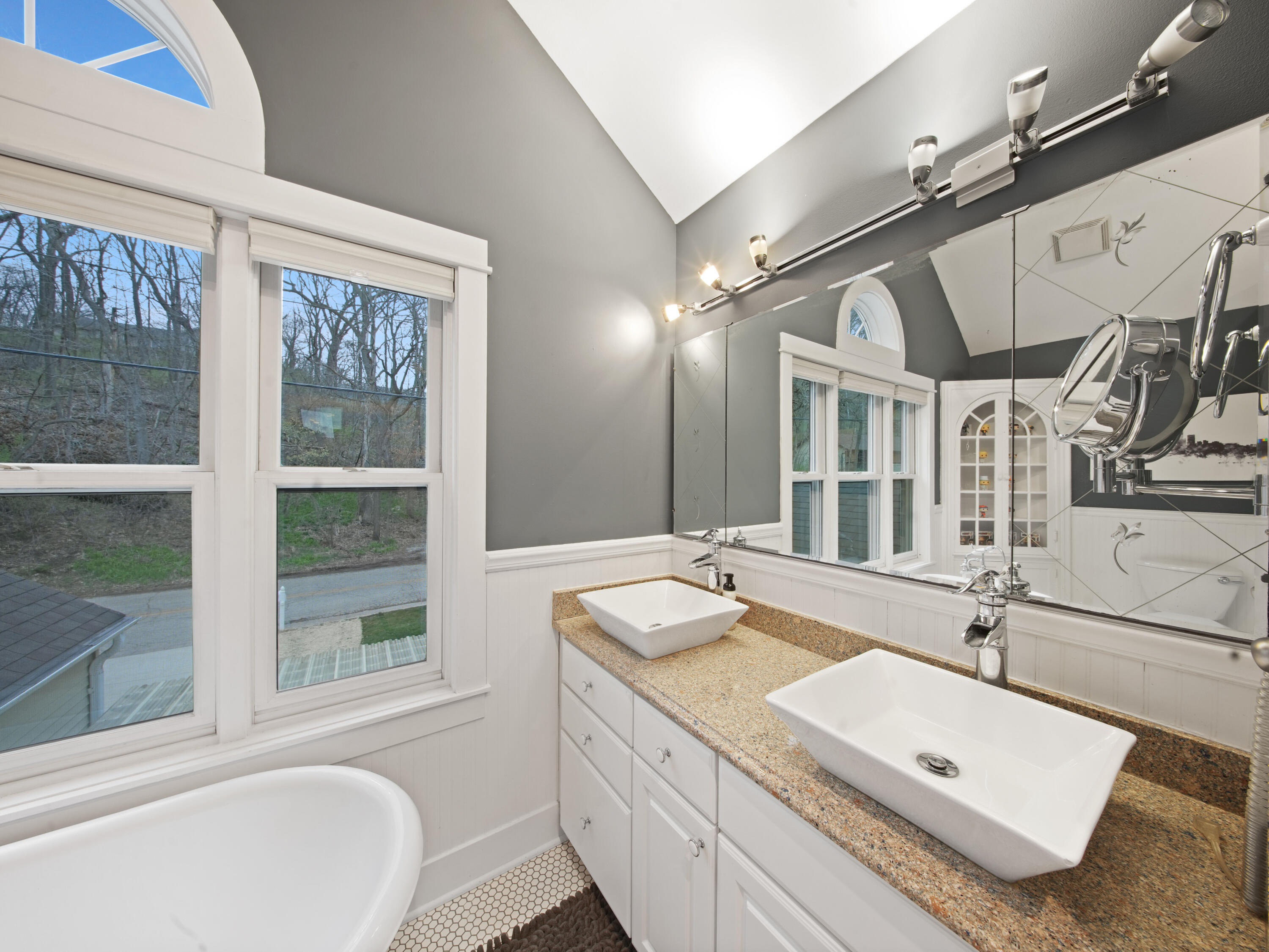 191 Riverside Drive Waterford, WI 53185 - Photo 55 of 91 54_Upper_Master_Bathroom_Dual_Vanity