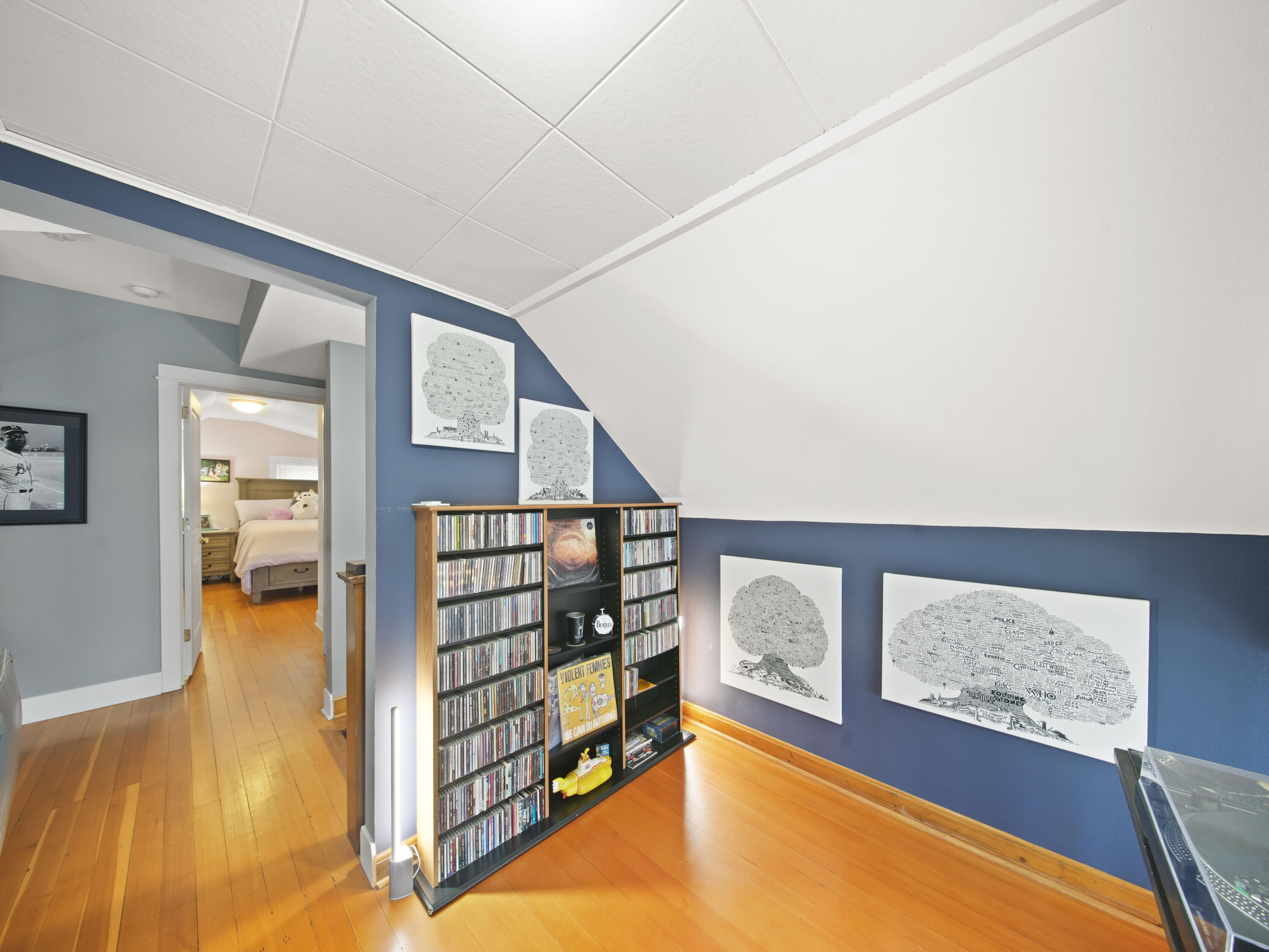 191 Riverside Drive Waterford, WI 53185 - Photo 58 of 91 57_Upper_Level_Hallway