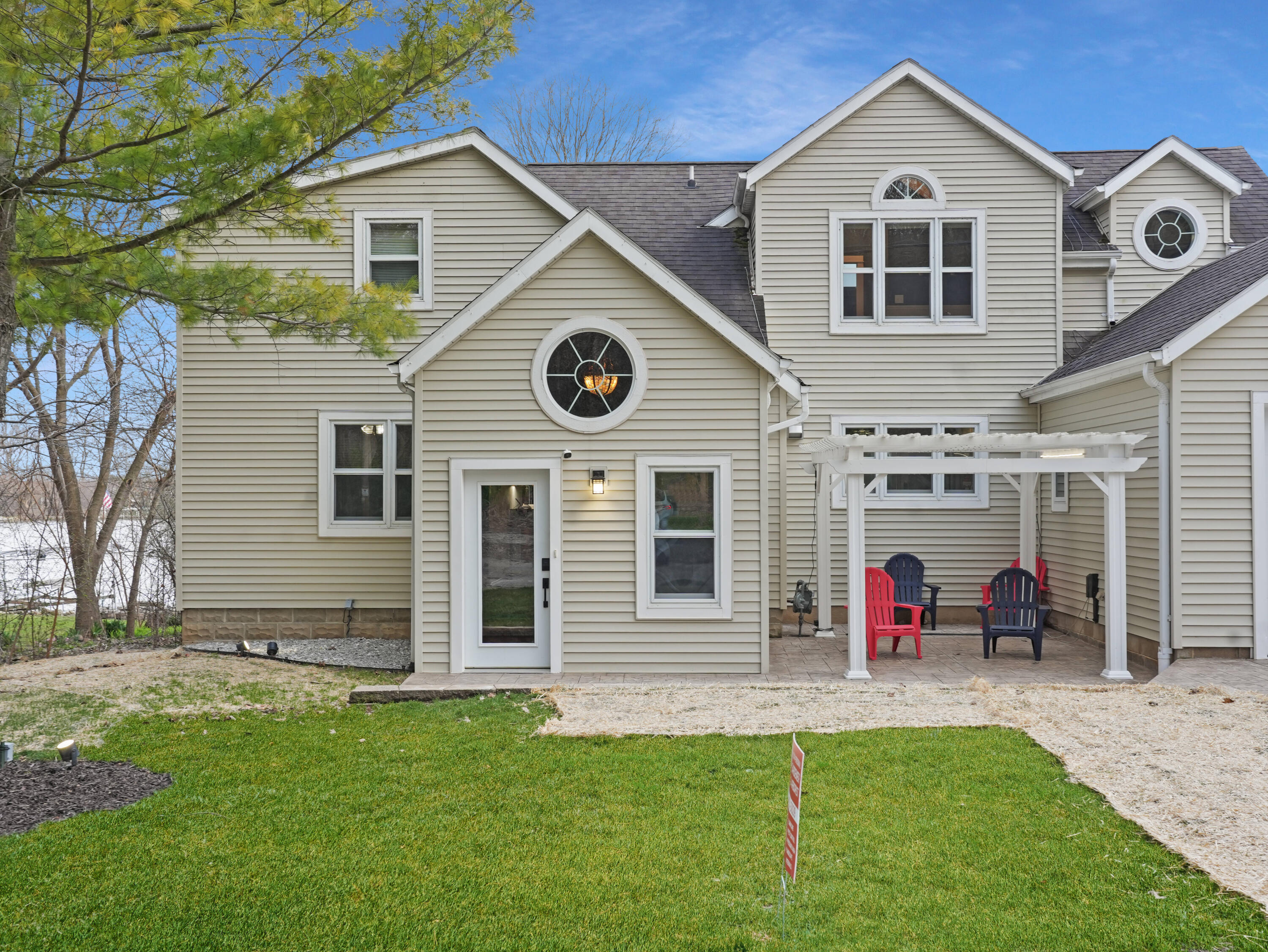 191 Riverside Drive Waterford, WI 53185 - Photo 82 of 91 81_Front_Exterior_Entry_Closeup