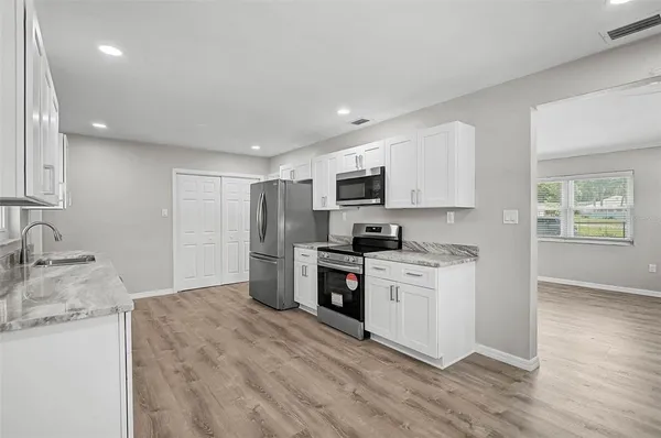 $325,000 | 102 20th Street Northeast, Bradenton, FL 34208
